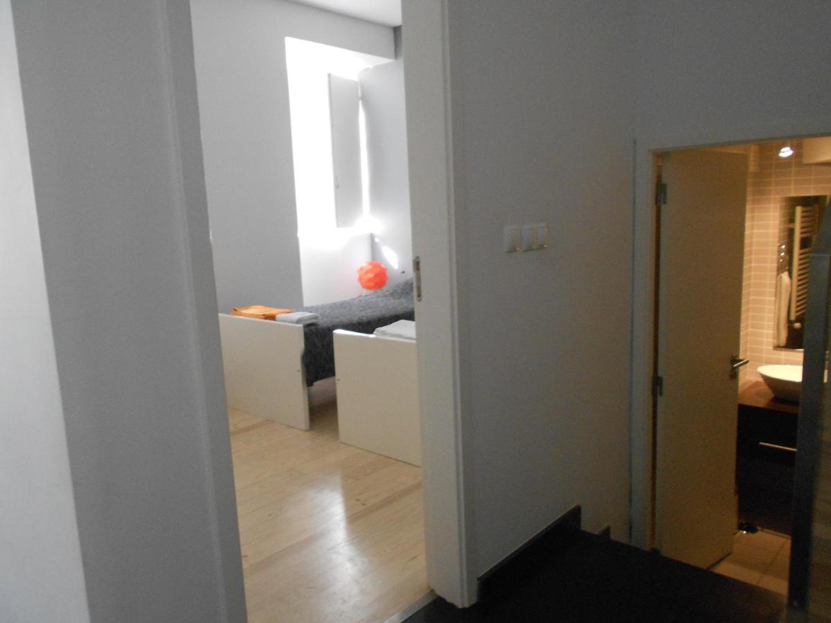 Triplex - Quarto Com W.C. Privado ลิสบอน ภายนอก รูปภาพ